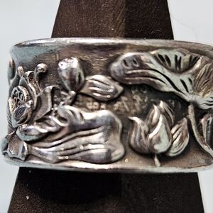 Cool 925 Silver Lotus Motif SZ 8 Adjustible Split Band Meditation Ring
